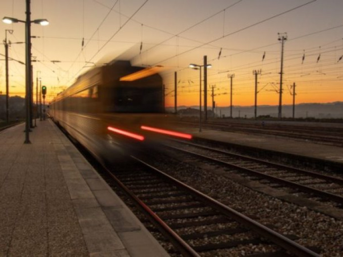 Investimento em infra-estruturas e serviço ferroviário no Algarve