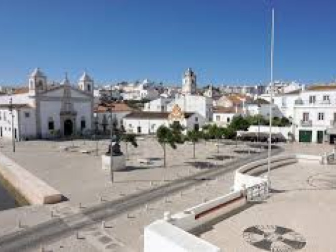 Pela Classificação do conjunto da Praça do Infante em Lagos como Património de Interesse Nacional