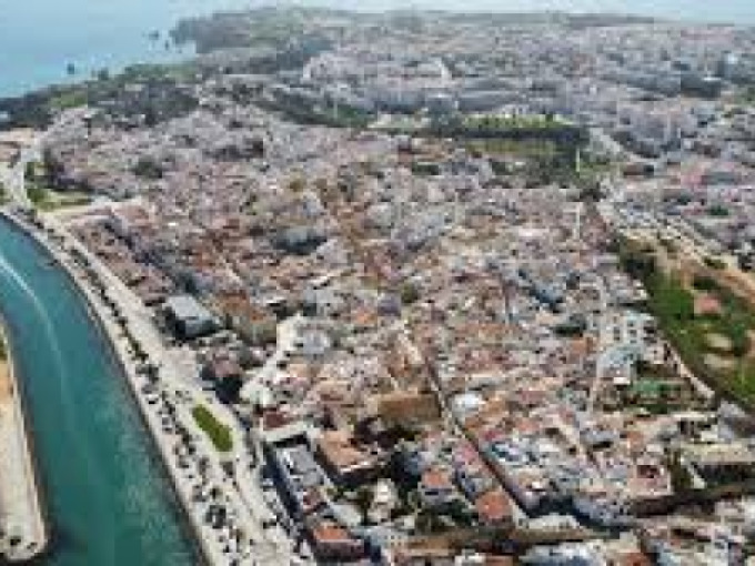 Pela Implementação de um Programa Municipal Cooperação Científica e Académica para o Desenvolvimento Estratégico de Lagos